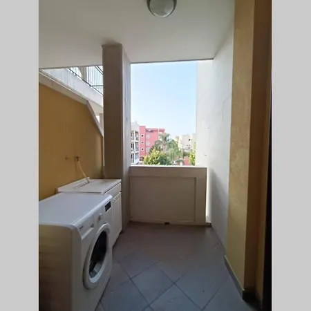 A Cinque Minuti Dal Centro Di شقة
