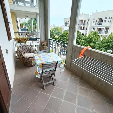 A Cinque Minuti Dal Centro Di شقة *